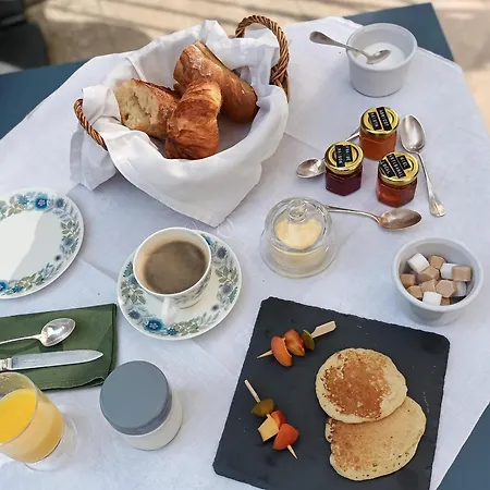 Le Domaine De Bed & Breakfast Villespy