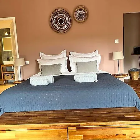 Le Domaine De Bed & Breakfast